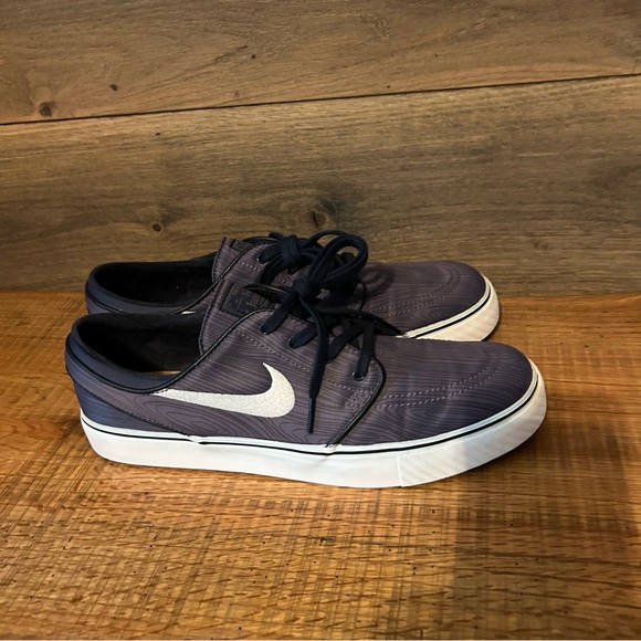 Nike skateboard, shoes and blue Practically brand new - Picture 4 of 6